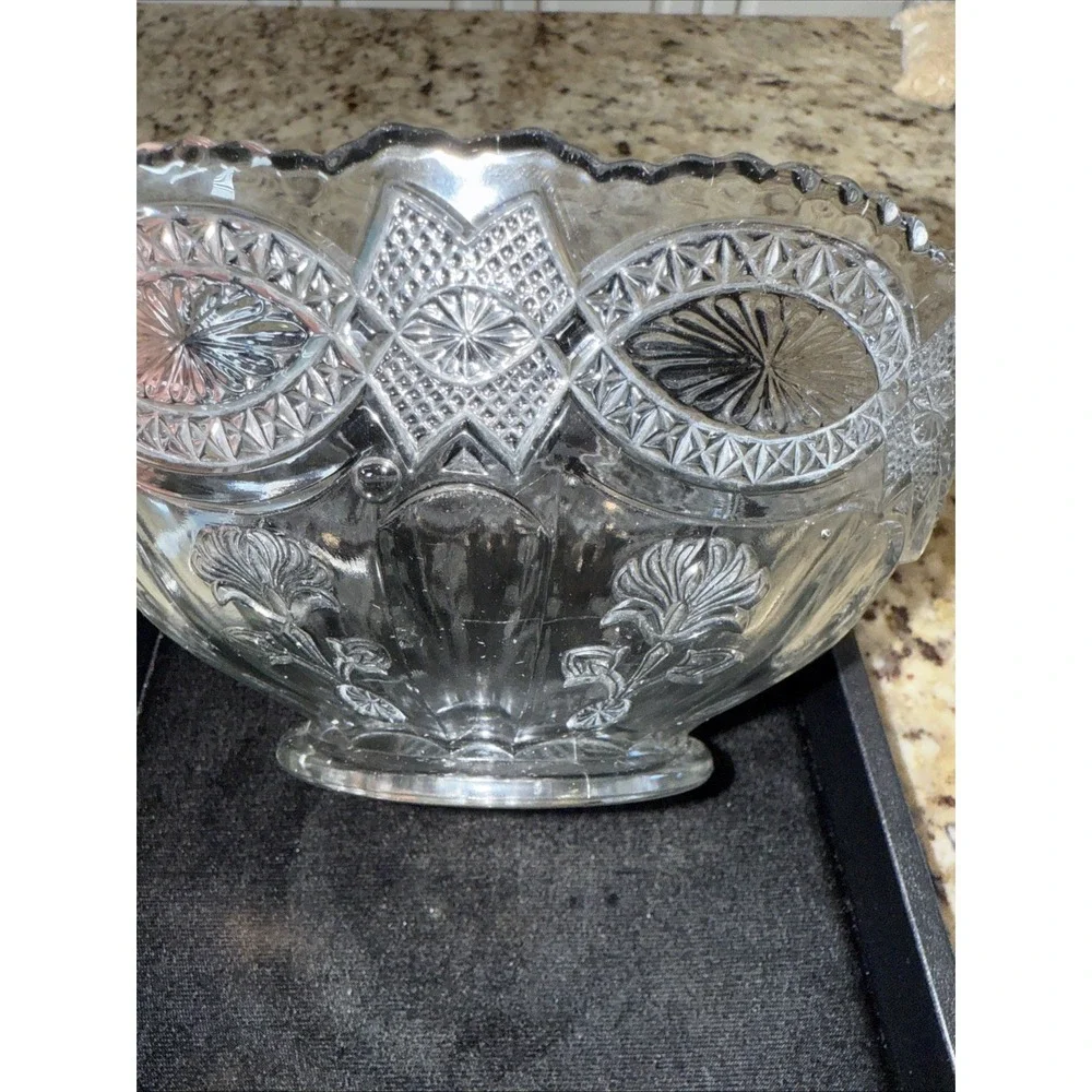 Early American Press Glass  Small Scalloped Bowl 8